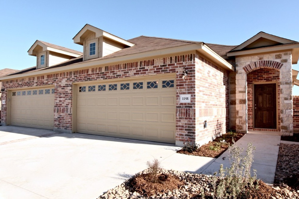 Village at Avery Park in New Braunfels, TX - Building Photo