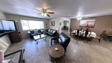 15605 N 105th Dr in Sun City, AZ - Foto de edificio - Building Photo