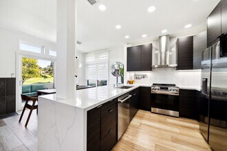 528 San Andres Dr in Solana Beach, CA - Building Photo - Building Photo