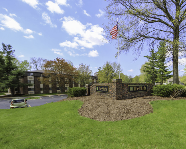 The Bluffs in Lafayette, IN - Foto de edificio - Building Photo