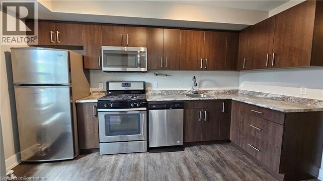 property at 4 Ottawa St N