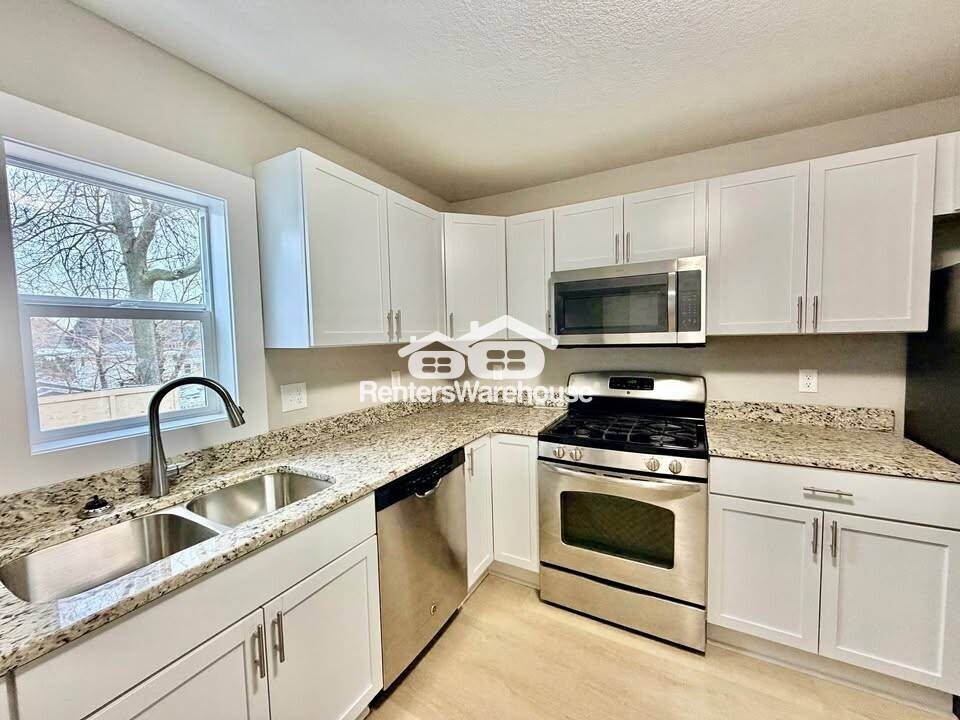 3623 SW 9th St in Des Moines, IA - Building Photo