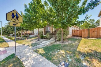456 S Brook Dr in Leander, TX - Building Photo - Building Photo