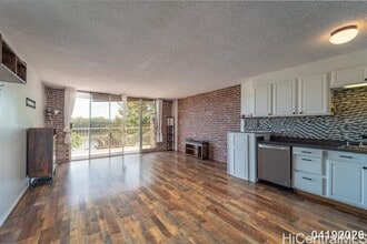 1830 Wilikina Dr in Wahiawa, HI - Foto de edificio - Building Photo