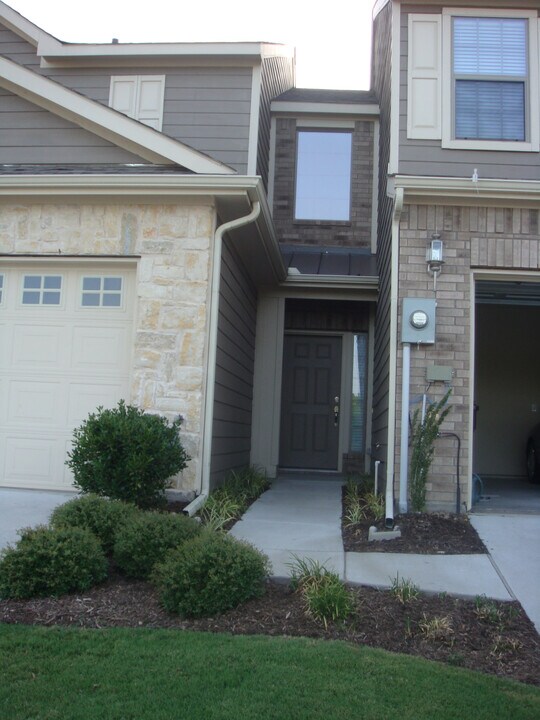 7905 Wendy Ln in Plano, TX - Building Photo