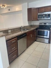 560 S Park Rd in Hollywood, FL - Foto de edificio - Building Photo