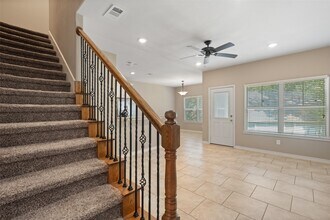 1413 E April Villa in Montgomery, TX - Building Photo - Building Photo