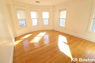 44 Champney St, Unit 2 in Boston, MA - Building Photo - Building Photo