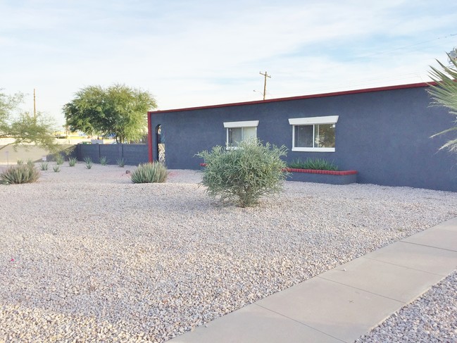 1717 E Almeria Rd in Phoenix, AZ - Building Photo - Building Photo