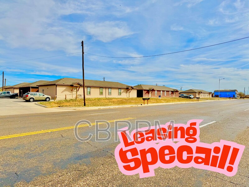 2127 E Broadway in Lubbock, TX - Building Photo