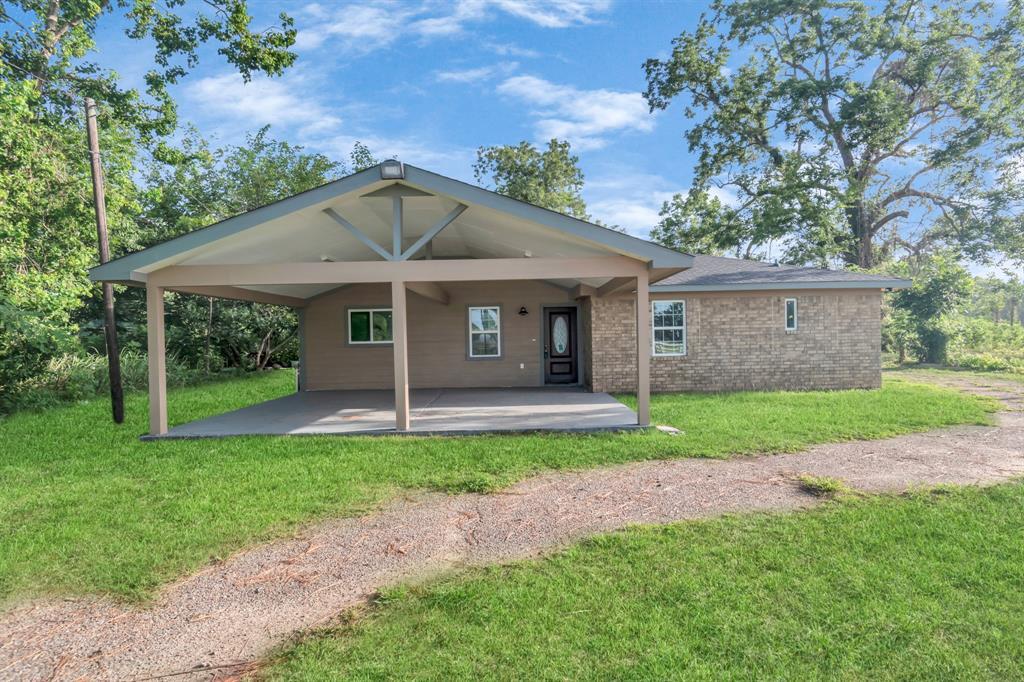 2826 W Farm to Market 1462 in Rosharon, TX - Building Photo