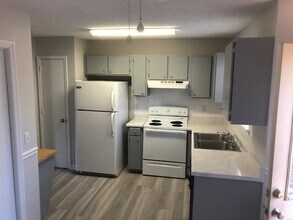 4926 brighton ln, Unit D in Hixson, TN - Building Photo - Building Photo