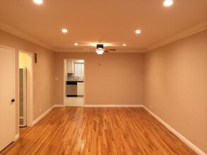 436 S Oakhurst Dr-Unit -#5 in Beverly Hills, CA - Building Photo - Building Photo
