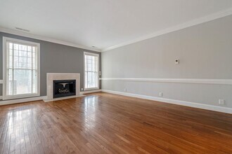 920 Hillsborough Rd in Chapel Hill, NC - Building Photo - Building Photo