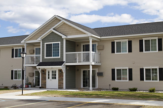 Pine Meadow Village Apartments in Alpena, MI - Building Photo - Building Photo