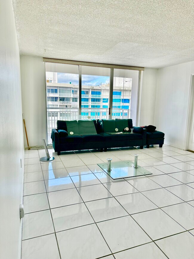 18041 Biscayne Blvd, Unit 4S1902 in Aventura, FL - Foto de edificio - Building Photo