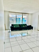 18041 Biscayne Blvd, Unit 4S1902 in Aventura, FL - Building Photo - Building Photo