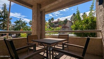 5122 N 31st Way in Phoenix, AZ - Building Photo