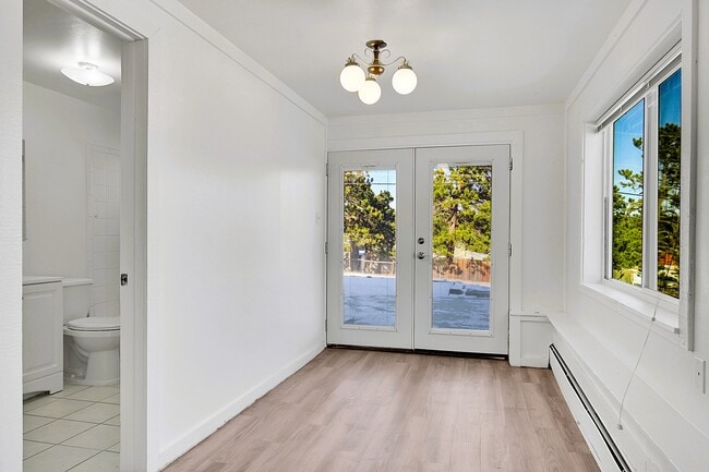 30481 Chestnut Dr, Unit B in Evergreen, CO - Foto de edificio - Building Photo