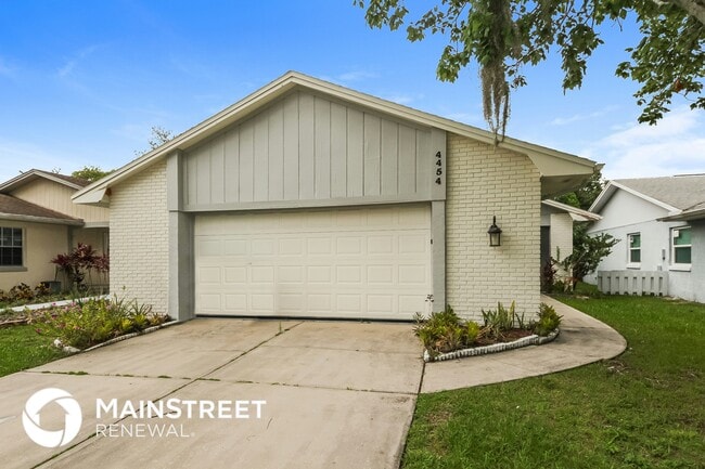 property at 4454 Sandhurst Dr