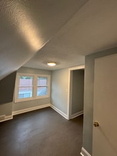 210 S Walnut St in Springfield, IL - Building Photo - Building Photo