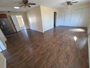 36627 Eiland Blvd in Zephyrhills, FL - Building Photo - Building Photo