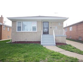 495 Paxton Ave in Calumet City, IL - Building Photo