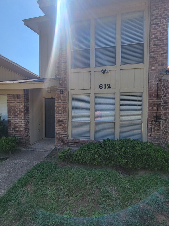 612 Lillard Rd, Unit B in Arlington, TX - Building Photo - Building Photo