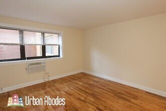 555 W Arlington Pl, Unit A04C in Chicago, IL - Building Photo - Building Photo