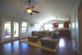 210 Jewel Ct in Travelers Rest, SC - Building Photo - Building Photo