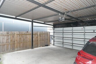 1463 W Huron St-Unit -UNIT1F in Chicago, IL - Building Photo - Building Photo