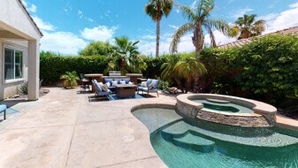 80351 Pas De Nivel in Indio, CA - Building Photo