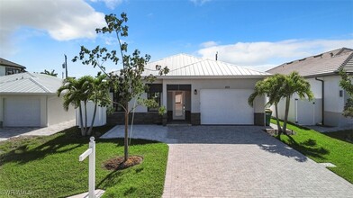 828 100th Ave N in Naples, FL - Building Photo - Building Photo