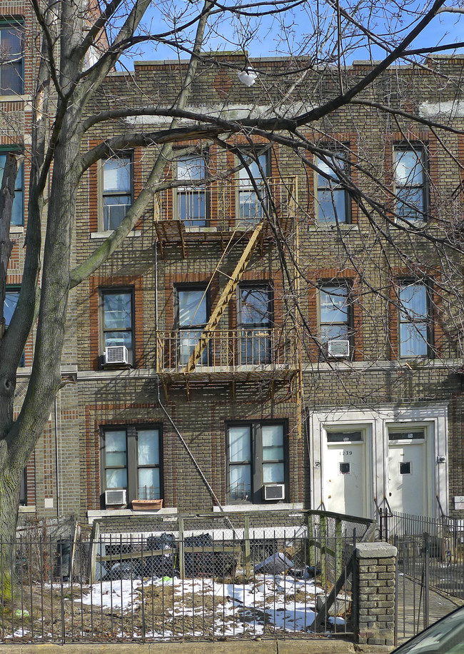 1239 36th St in Brooklyn, NY - Foto de edificio - Building Photo