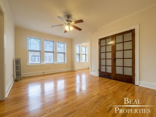 property at 4631 N Paulina St