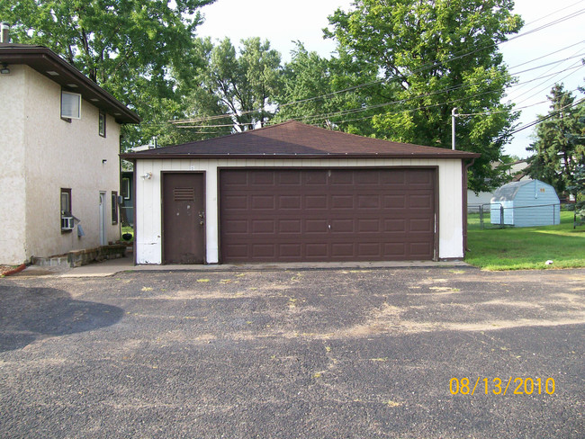 6060 2 1/2 St NE in Fridley, MN - Building Photo - Building Photo