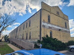 Tobacco Row Lofts & Townhomes in Edgerton, WI - Building Photo - Building Photo