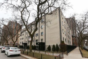 663 W Grace St, Unit 812 in Chicago, IL - Building Photo