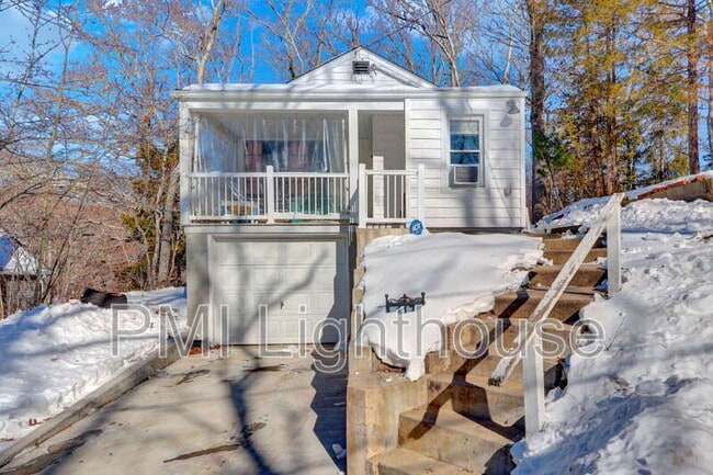 117 Upton Dr in Sound Beach, NY - Building Photo - Building Photo