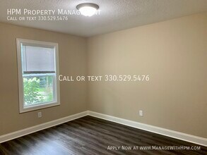 2467 Delaware Ave SW in Canton, OH - Building Photo - Building Photo