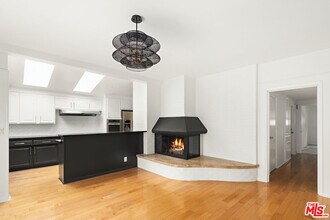117 Ocean Way in Santa Monica, CA - Building Photo - Building Photo