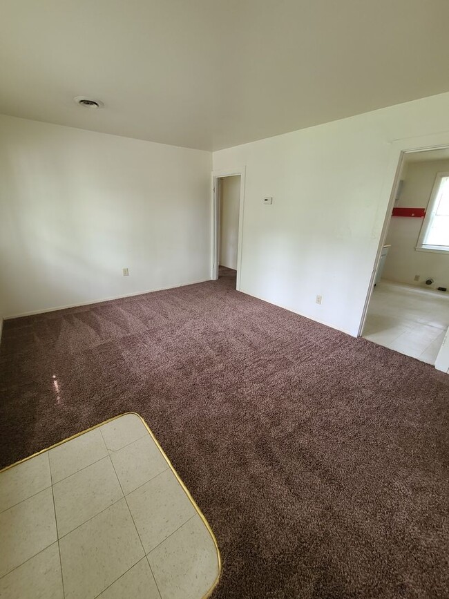 5-7 Lincoln Cir in Junction City, KS - Building Photo - Building Photo