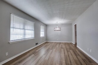 825 Branch Dr in Garland, TX - Building Photo - Building Photo