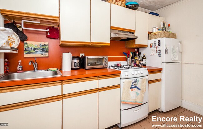 93 West Cedar St, Unit 94-2 in Boston, MA - Building Photo - Building Photo