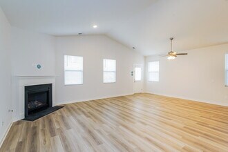 599 Snapdragon Ln in Hendersonville, TN - Foto de edificio - Building Photo