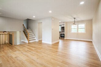 1401 Volkamer Trail in Elk Grove Village, IL - Building Photo - Building Photo
