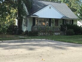 934 Hadden Ave in Howell, MI - Building Photo