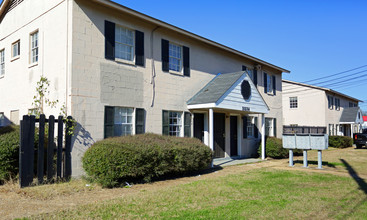 3034-3044 Fairwest Pl in Montgomery, AL - Building Photo - Building Photo