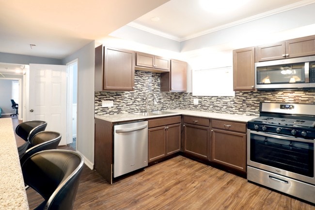 205 Cherry St, Unit 1 in Syracuse, NY - Building Photo - Building Photo