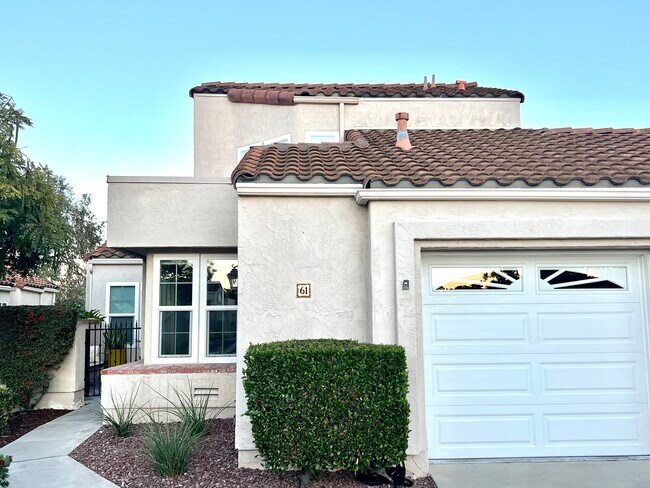 15922 Avenida Villaha in San Diego, CA - Building Photo - Building Photo
